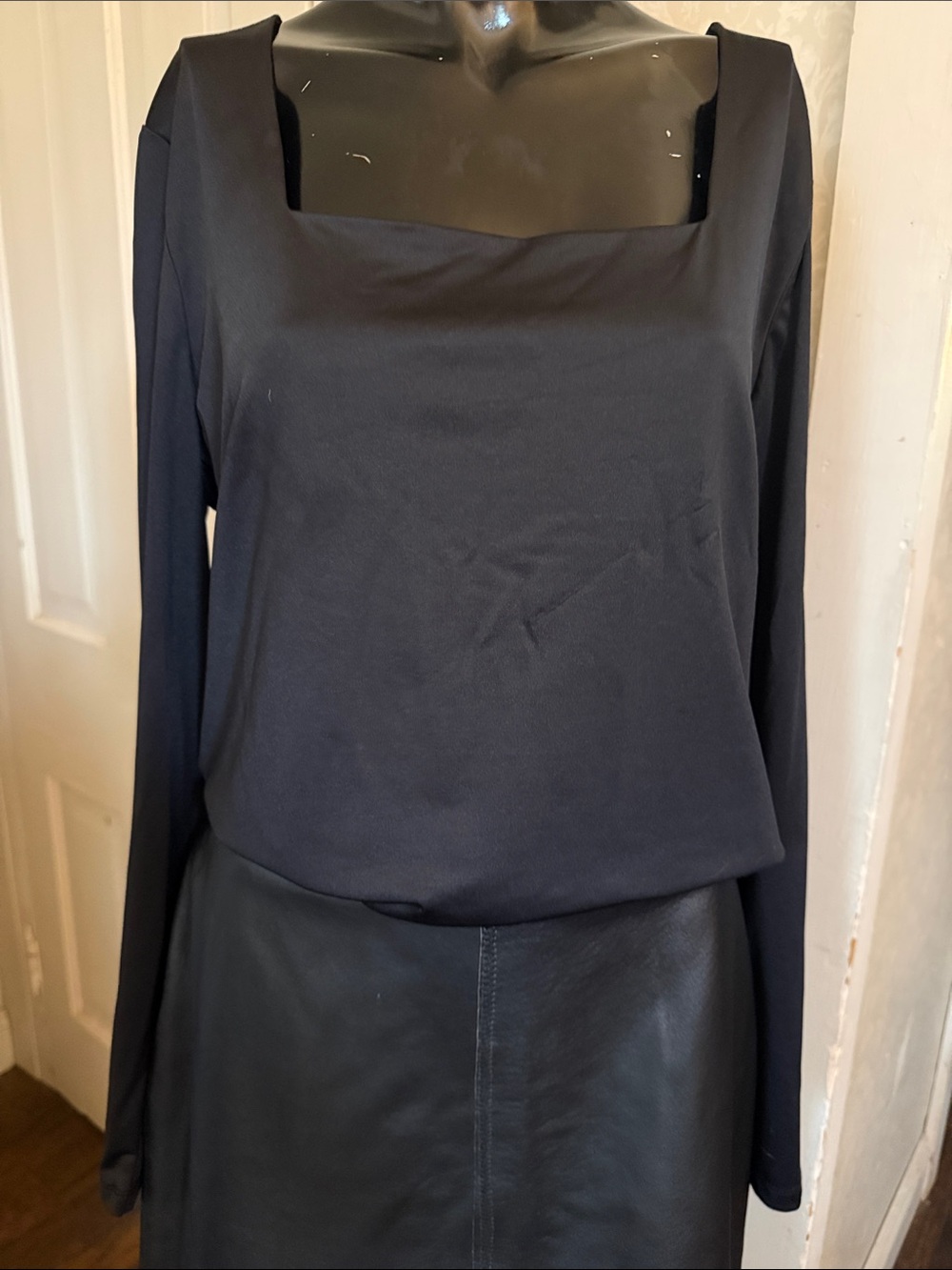 Madden NYC Black Fitted Cropped Square Neck Long Sleeve Top XXXL
